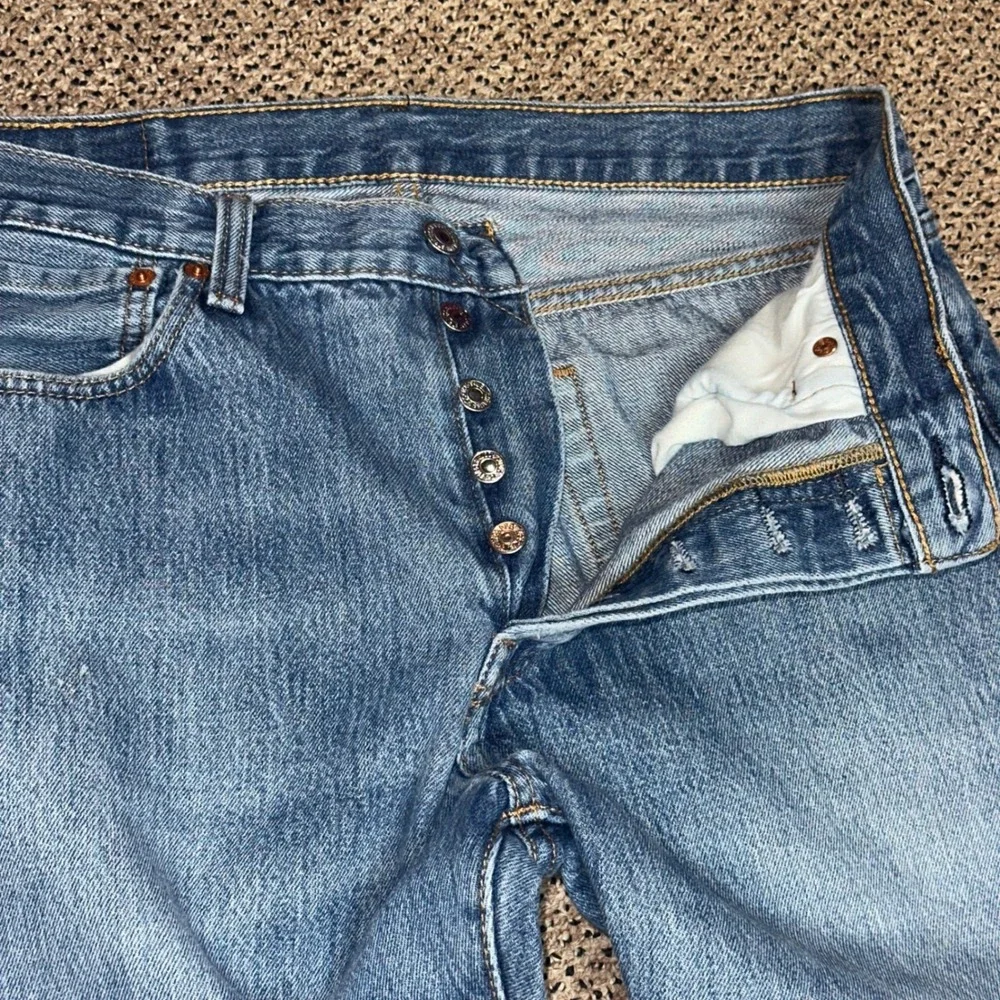 Levis 501 Original Fit Mens Blue Denim Straight Leg Button Fly Jeans W33 L29